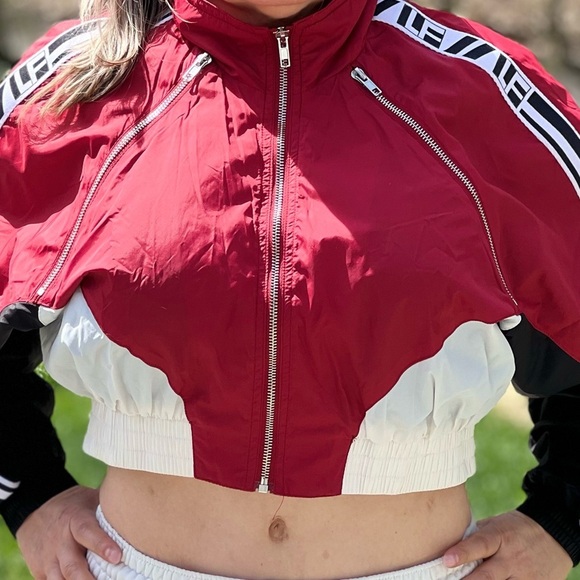 LF The Brand cropped jacket. Super lightweight size S - Picture 1 of 10